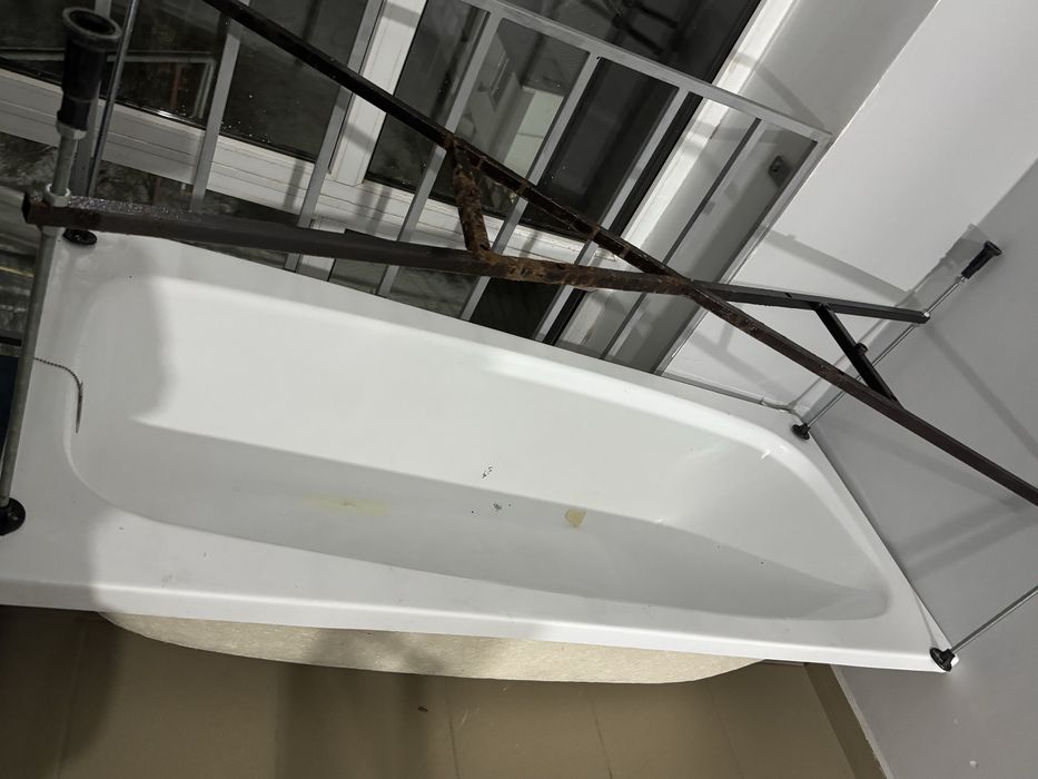 Продам ванную акриловую