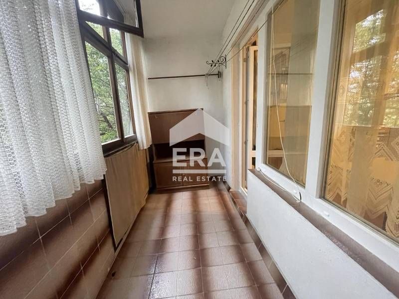 Продава се Тристаен апартамент в Варна, Възраждане 4 - 105 кв.м за 1481 €/кв.м - Снимка #5