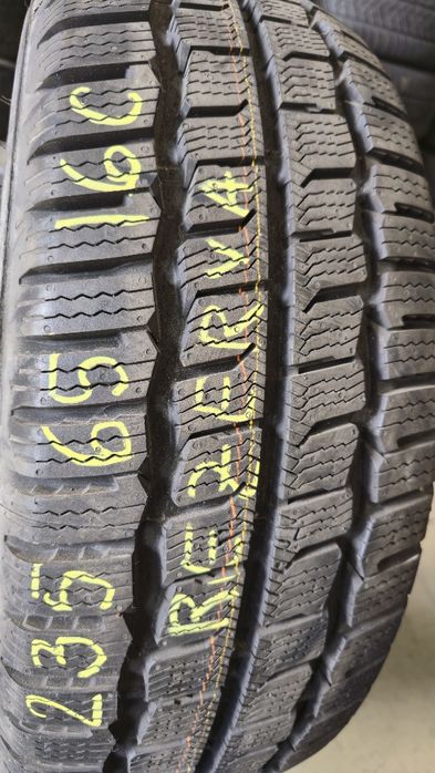 1 anvelopa iarnă Khumo 235/65/16 C