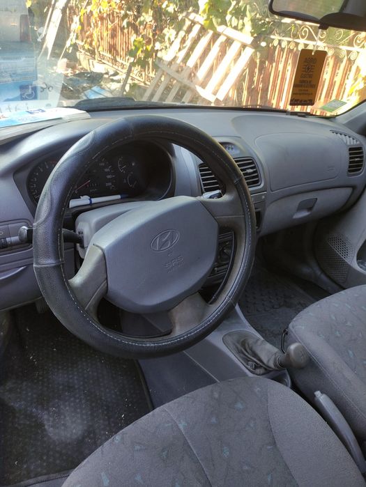 Hyundai Accent impecabil 16000 km