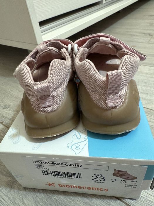 Sandale Biomecanics, marimea 23