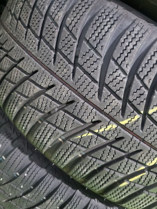 4 бр зимни 215/55/17 Bridgestone