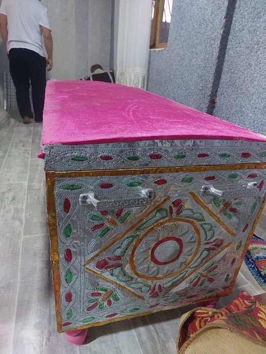 Sandiq sotiladi yangi