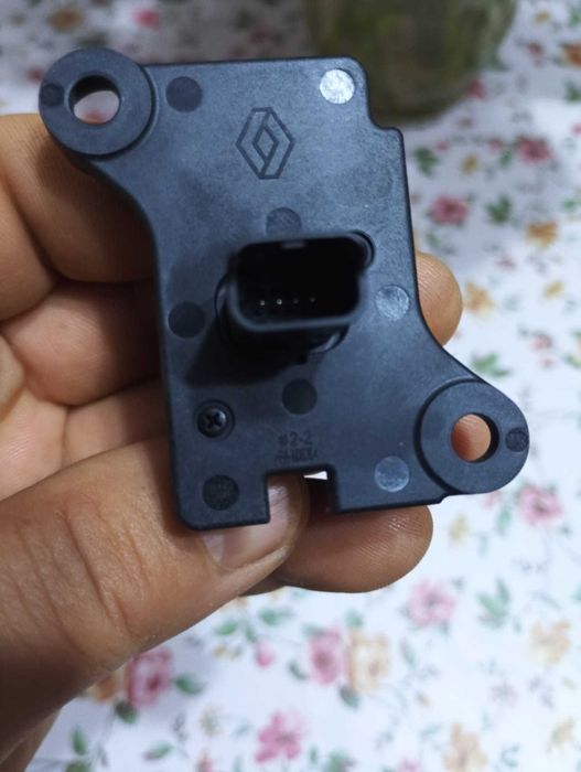 Camera bara fata Dacia Duster