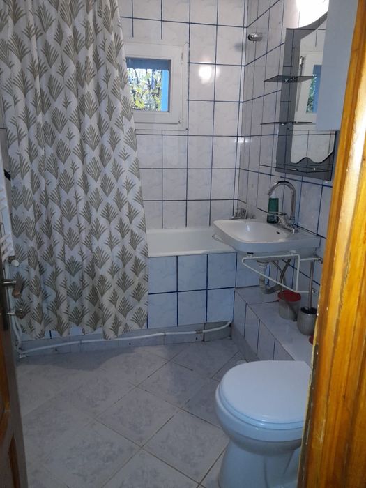 Inchiriez apartament 2 cam