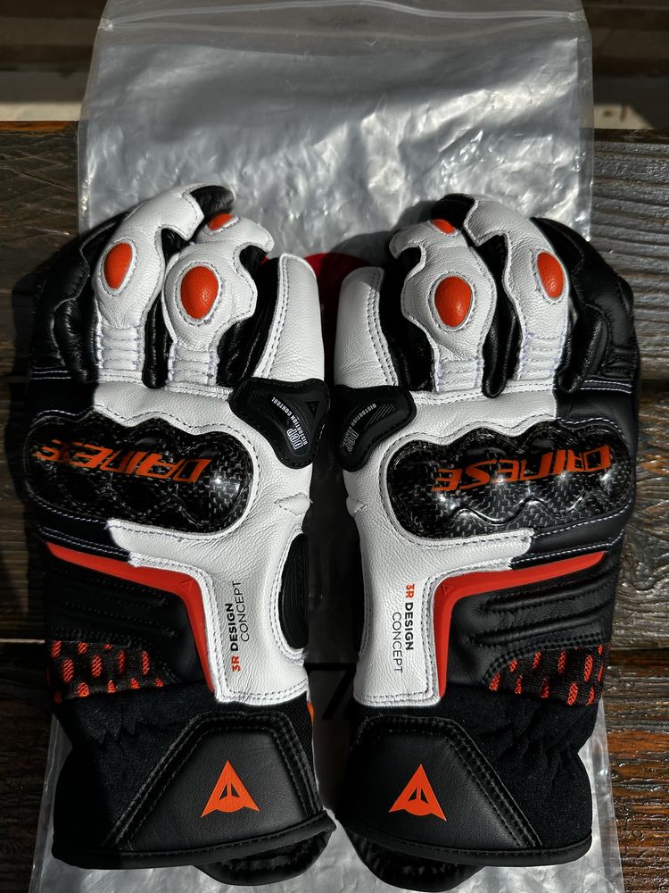 Dainese Carbon 3 Black/White/Flame orange