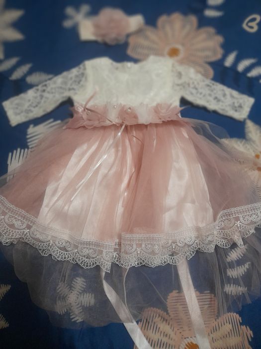 Rochiță pentru botez