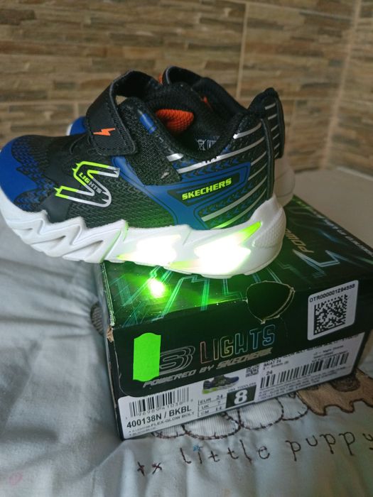 Skechers aproape noi cu luminite 24