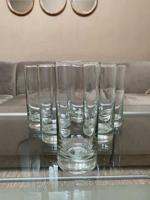 Set de 6 pahare, din sticlă. Capacitatae pahar: cca. 490 ml.