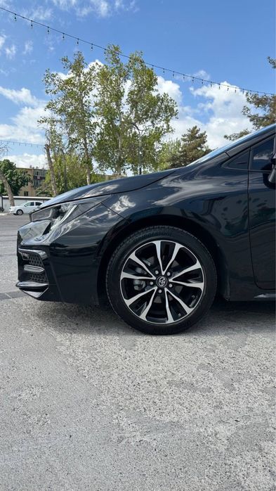 Toyota Levin srochna sotiladi