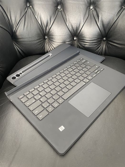 Book Cover Keyboard pentru Galaxy Tab S9 Ultra 5 G / Nou desigilat