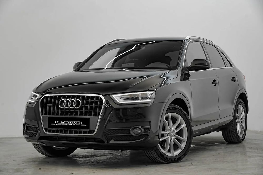 Audi Q3 Stronic,Lumini ambientale,Keyless Go-Entry,Navigatie,Jante R18