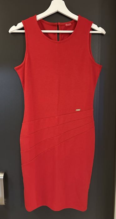 Червена рокля Guess, размер S/M