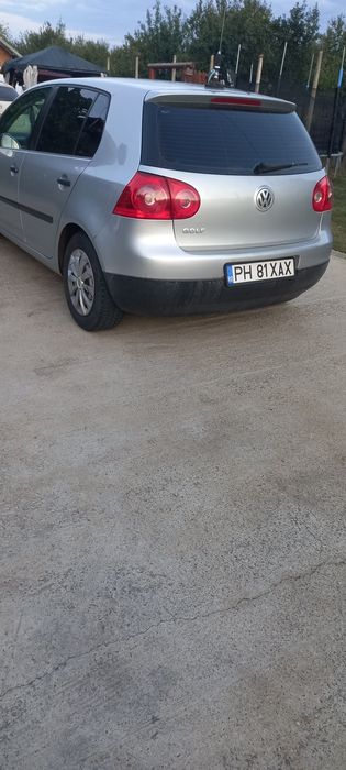 Vând Golf 5 1.4benzina