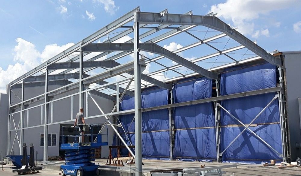 Hala metalica de 300 mp