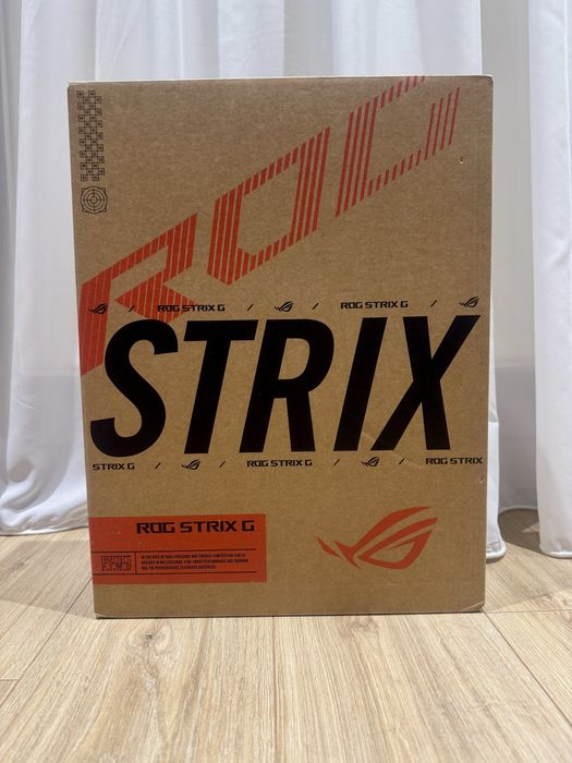 Laptop ASUS ROG Strix G18 AMD Ryzen 9 8940HX 32GB 1TB SSD RTX 5070 8GB