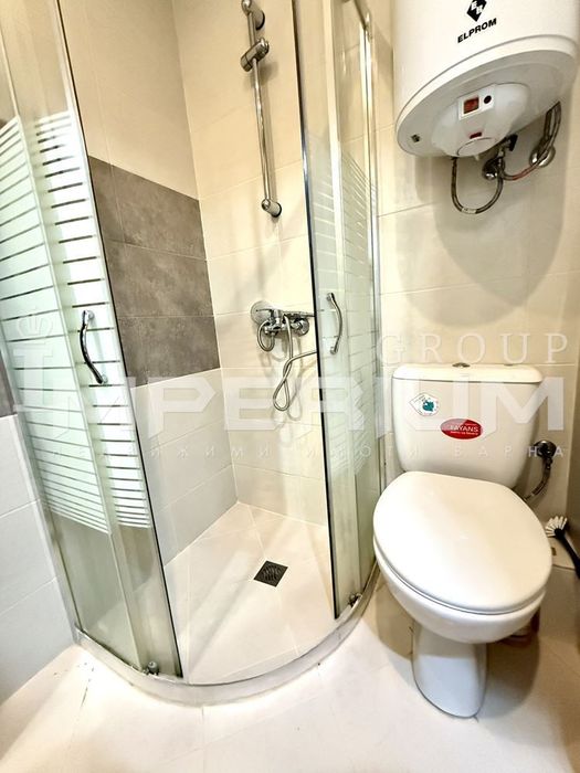 Дава се под наем Двустаен апартамент в Варна, Левски - 60 кв.м за 612 € - Снимка #12