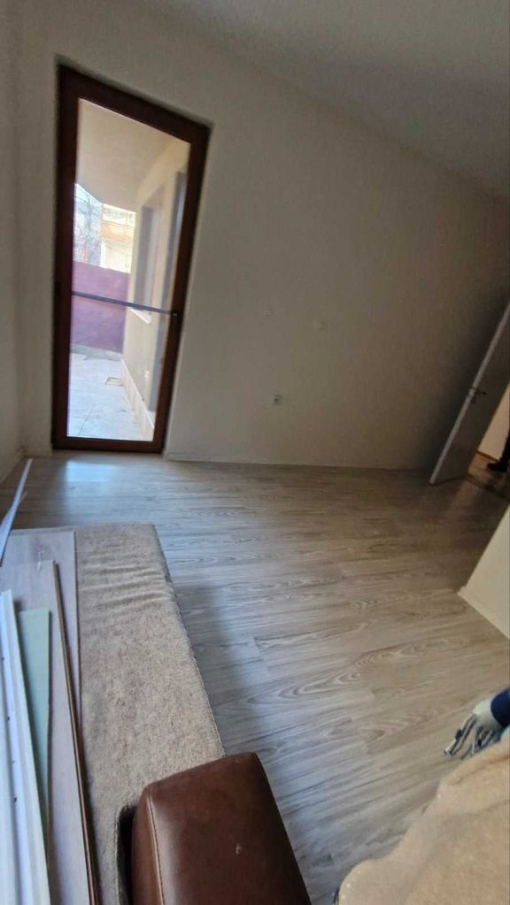 Продава се Тристаен апартамент в Асеновград - 90 кв.м за 1200 €/кв.м - Снимка #6