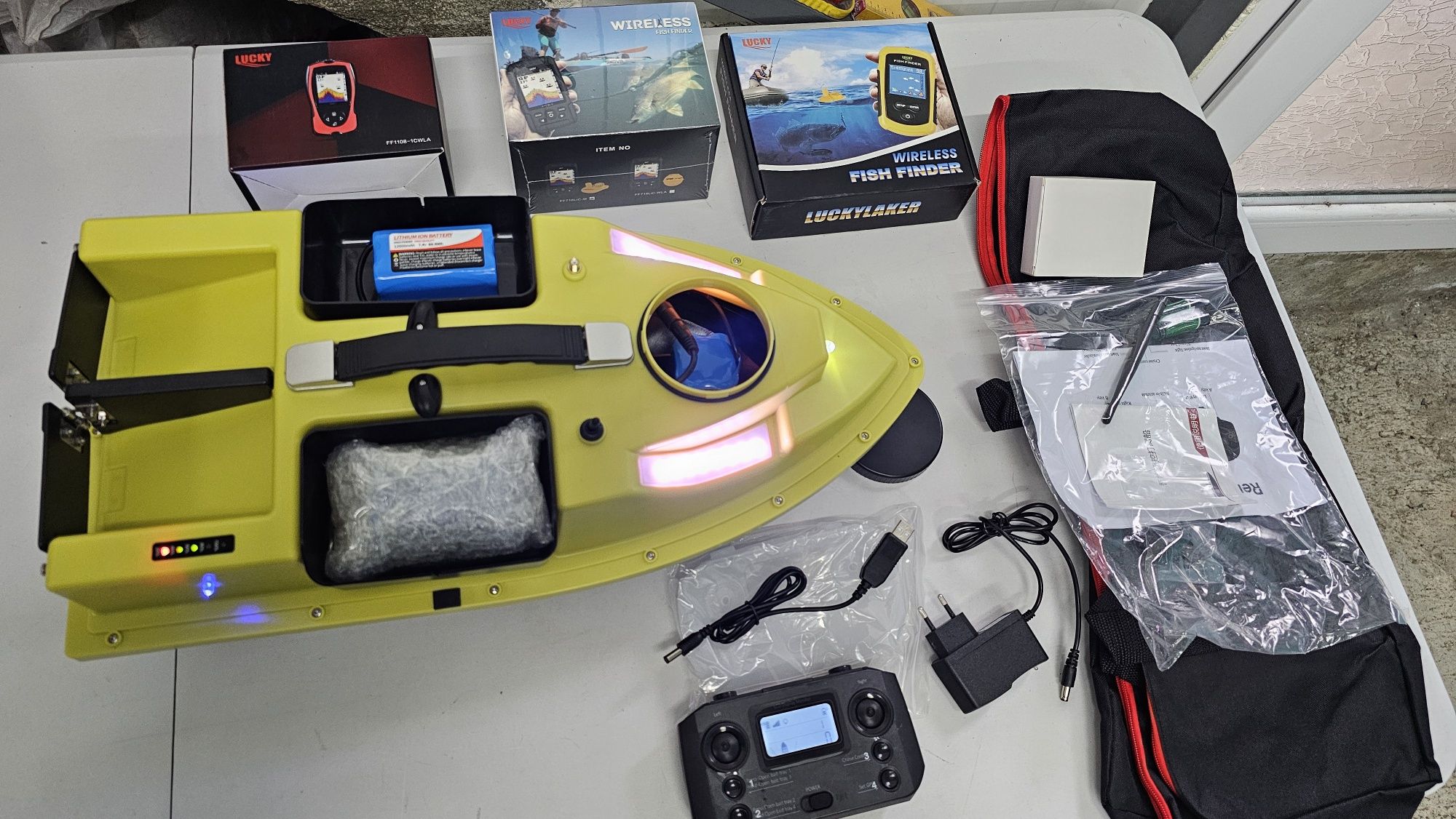 Лодка за захранка D19 с GPS ТОП ЦЕНА с 2 батерии,сак,зарядно и за кола