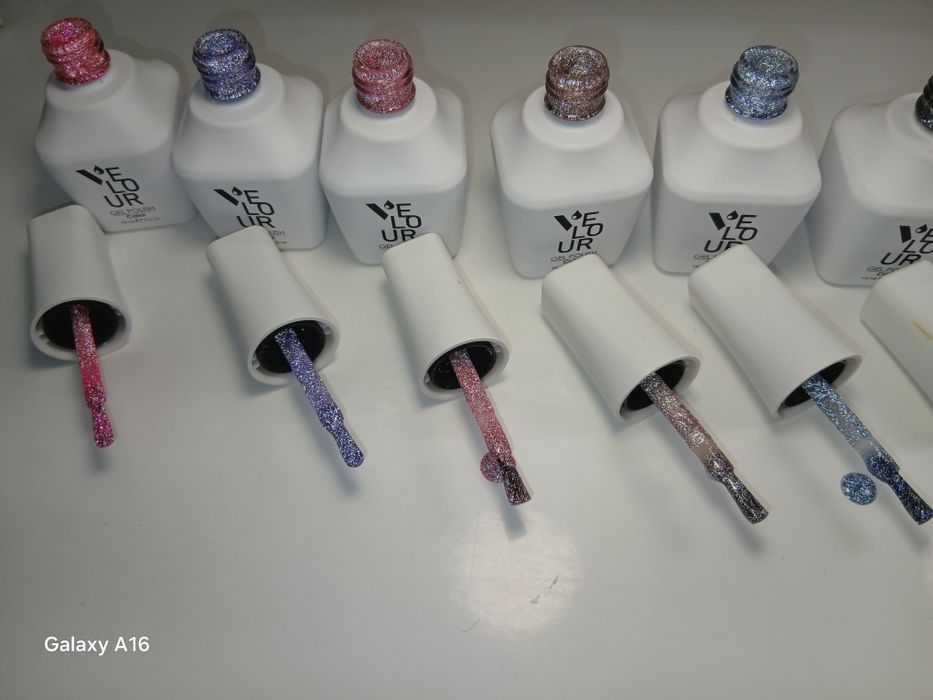 Гел лакове VELOUR 15мл чисто нови
