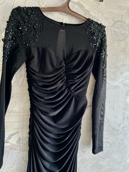 Продаётся шикарное вечернее платье в идеальном состоянии.