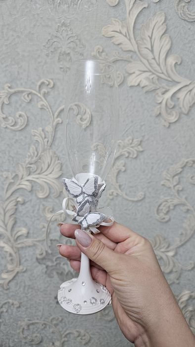 Продаются свадебные бокалы