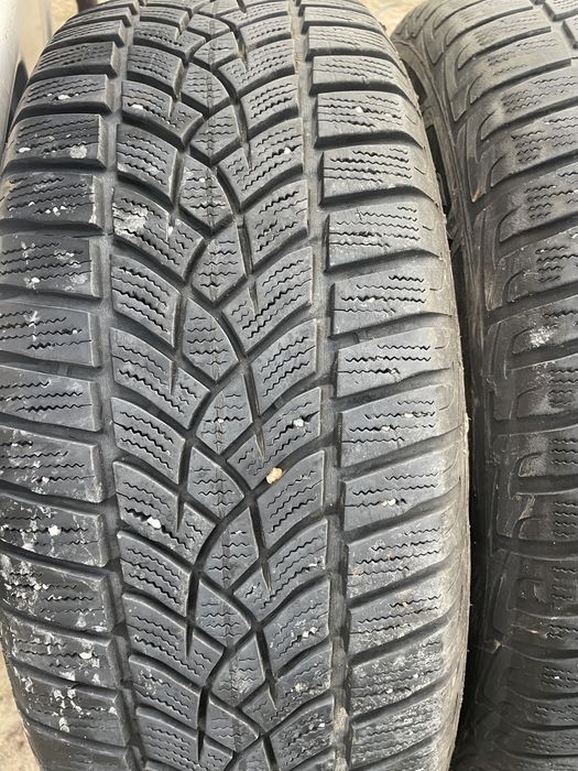 Anvelope iarna 215 65 r16