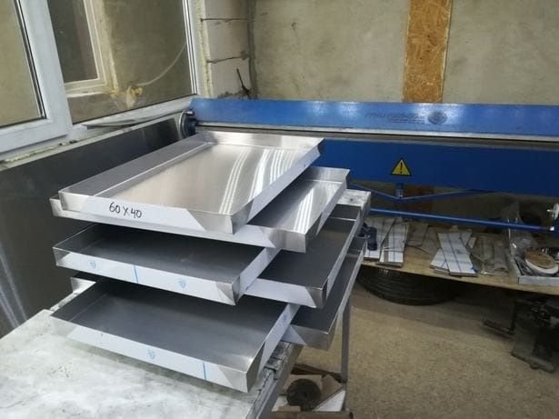Tavi  din inox 60x40x3