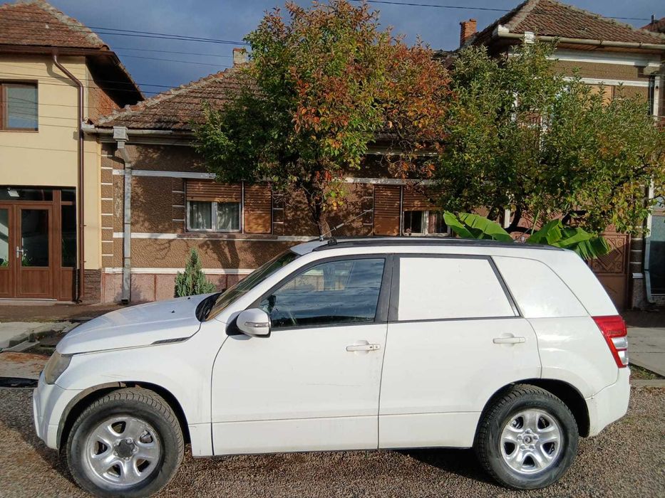 Suzuki Grand Vitara 1,9 4x4 klima an 2010 recent adusa