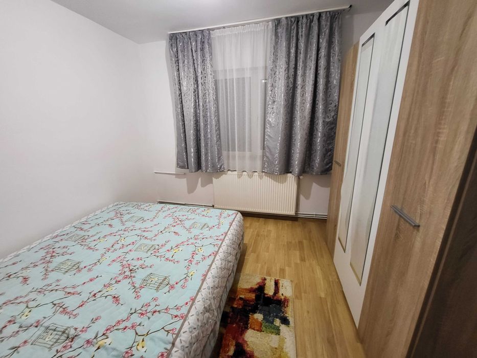 Inchiriez apartament 3 camere decomandat, renovat, zona Girocului