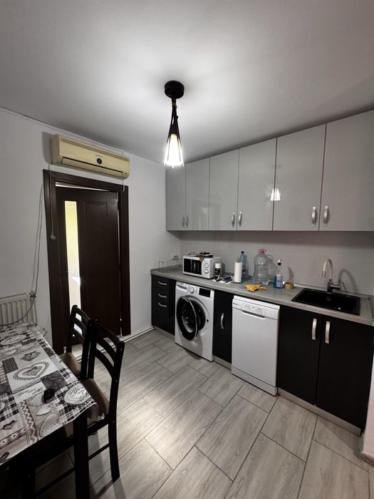 Vand apartament 2 camere decomandat