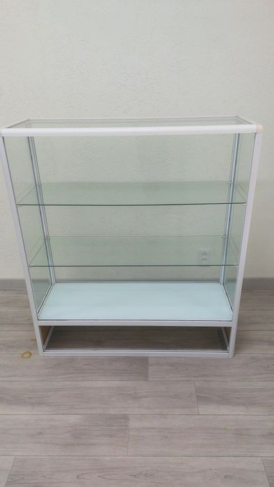 Продам витрину 107/122