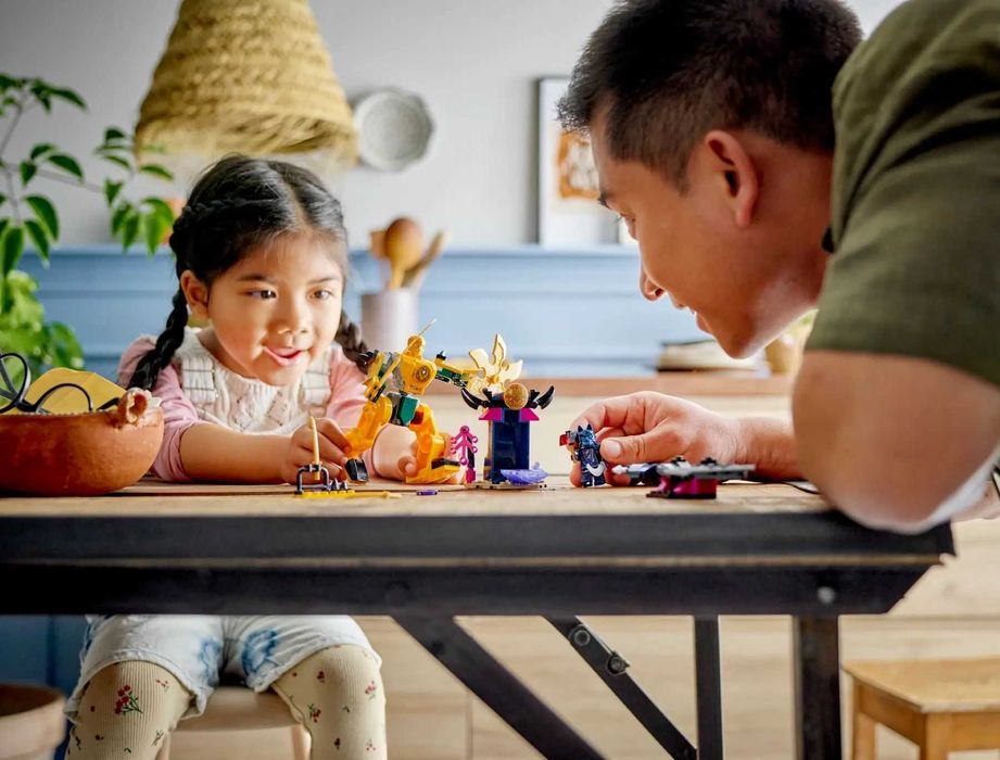 Нов Конструктор LEGO Ninjago - Бойният робот на Арин (71804)