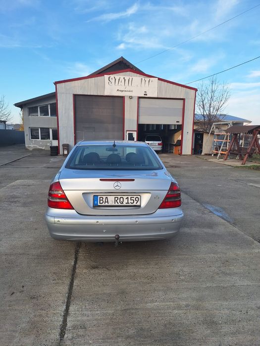 Mercedes E-class W211