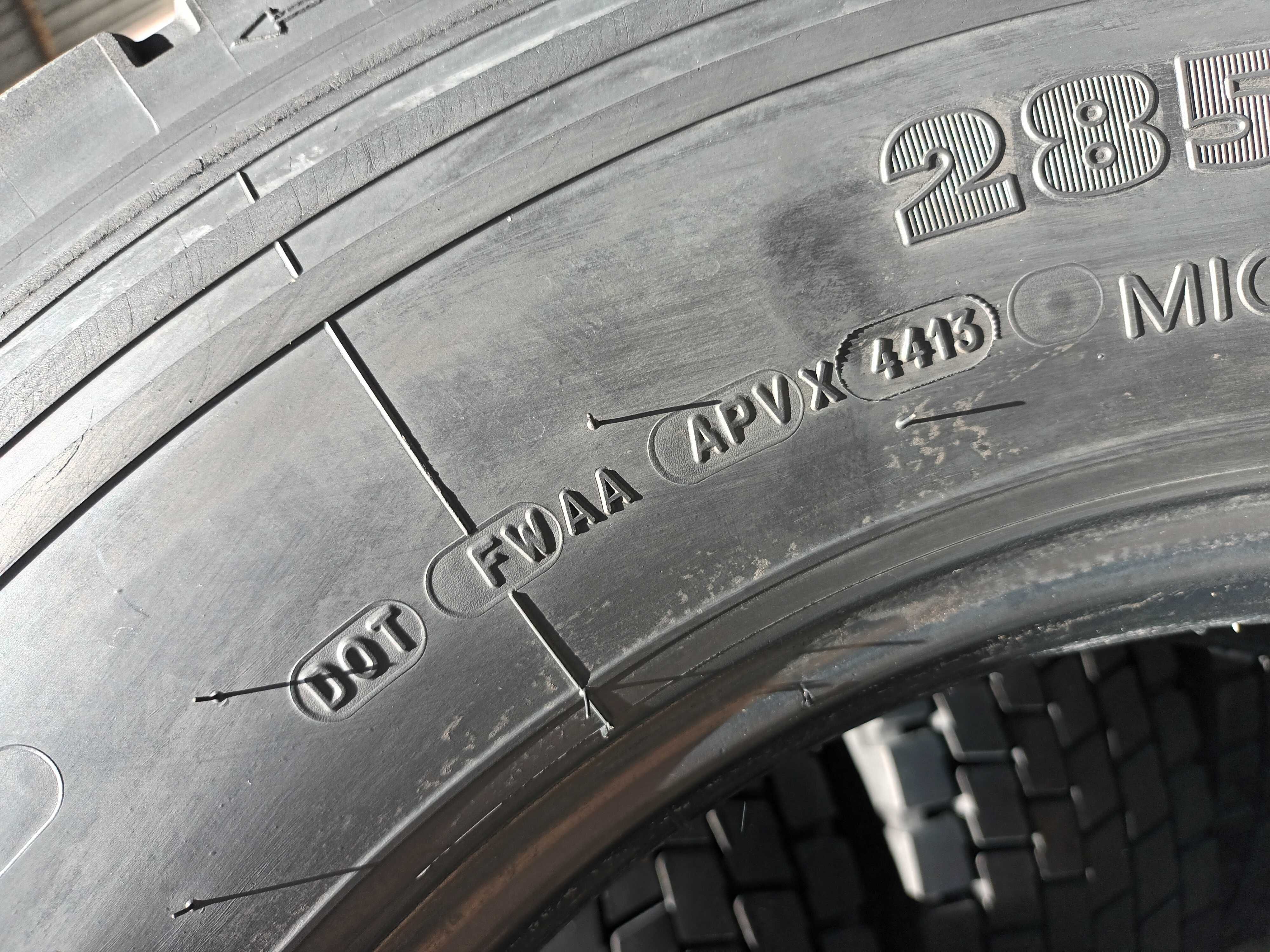 4 тежкотоварни гуми 285/70 R19.5 Michelin XDE2+ 144/142M M+S Germany