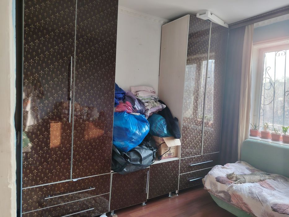 Продам шкаф большой.