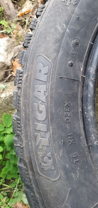 Vând cauciucuri 225 60 17