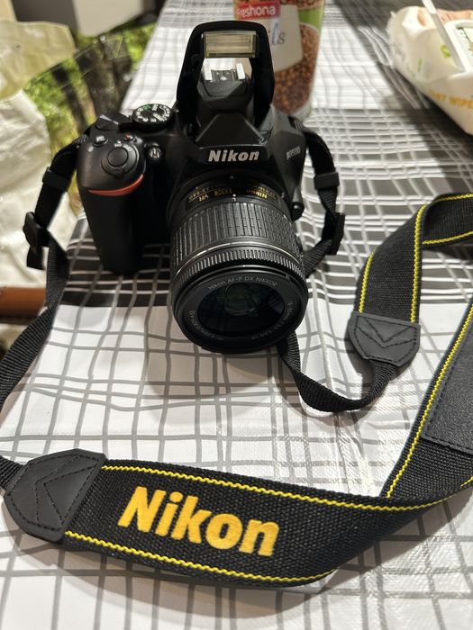 Nikon D-3500 kit cu obiectiv 18-55