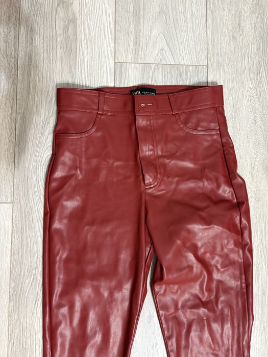 Pantaloni din piele Zara marimea S