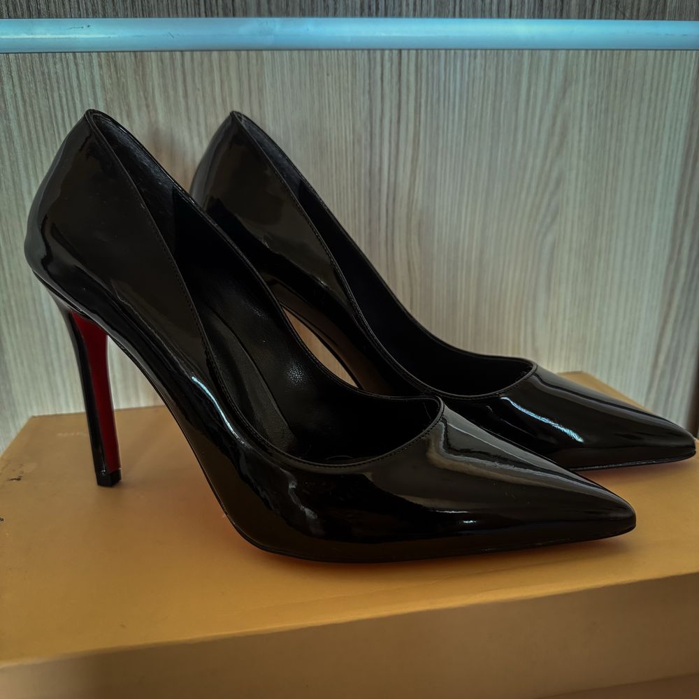 Christian Louboutine високи токчета