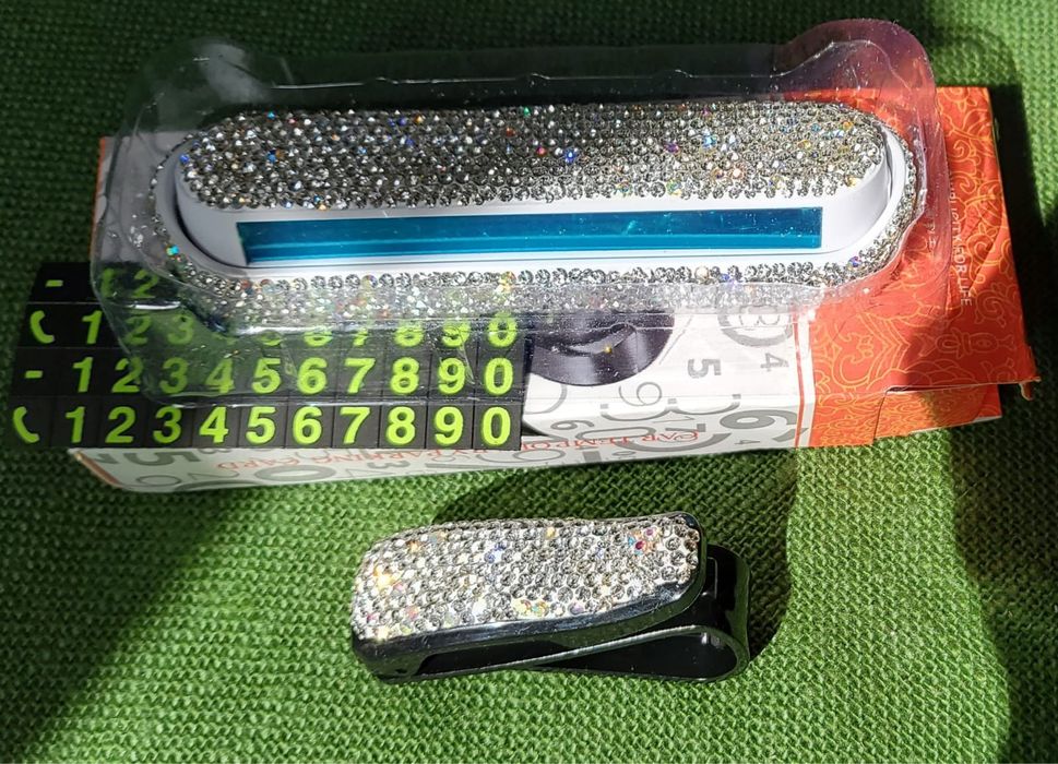 Set afisaj auto nr tel si suport ochelari soare cu cristale