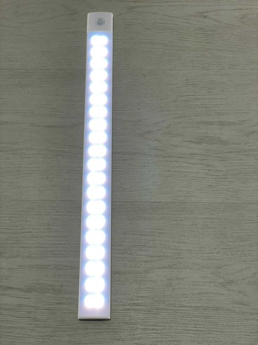 Bara LED dulap/bucatarie/mobila USB-C magnetic cu senzor miscare