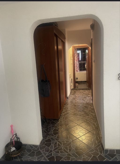 Vând apartament cu doua camere