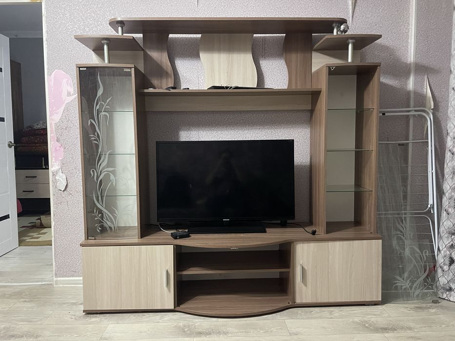 Продаю стенку / мебель под ТВ