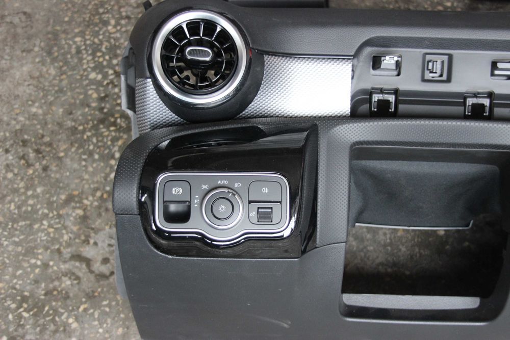 Табло за Мерцедес Бенц  ЦЛА CLA  Mercedes Benz W 176  2017