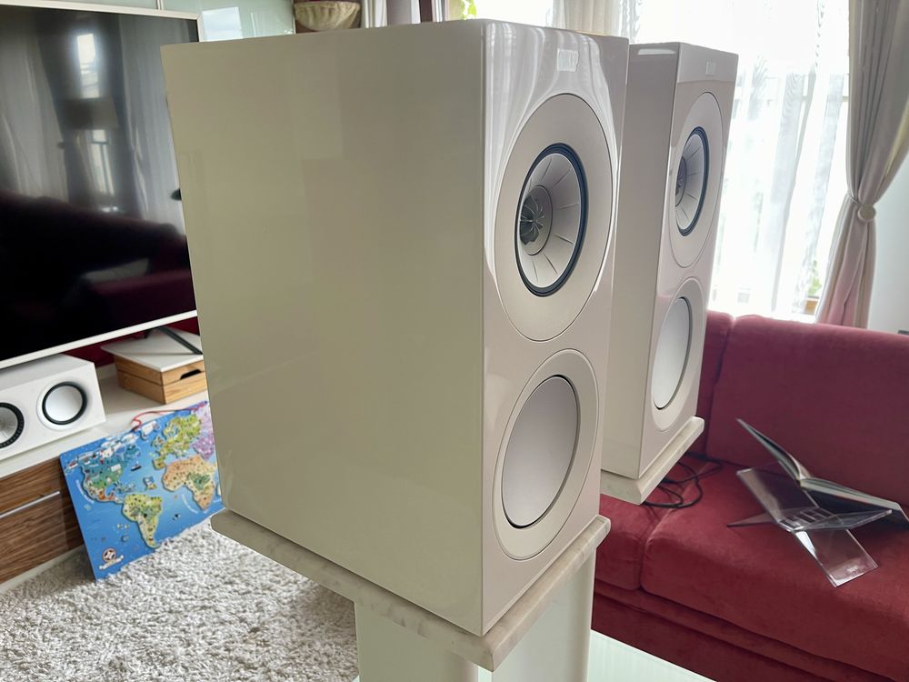 Boxe KEF R3 White Gloss plus standuri originale si grile