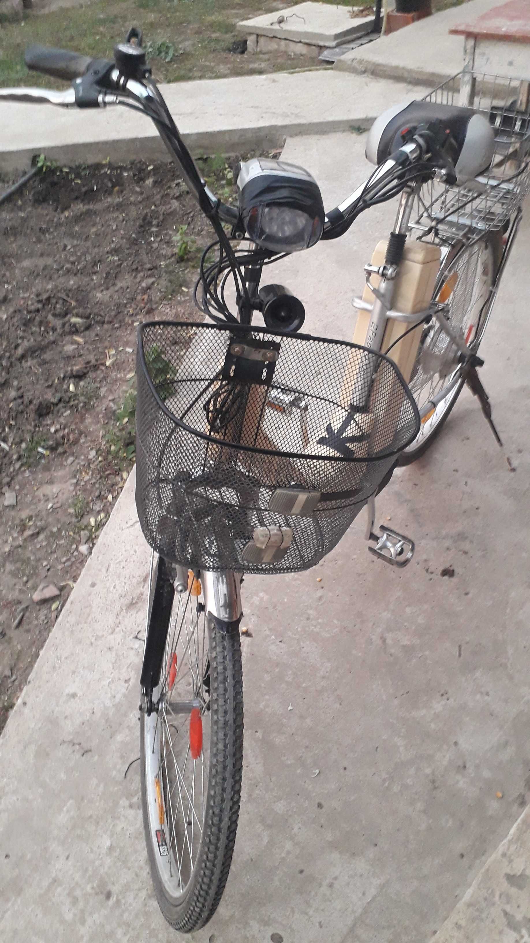 Bicicletă statică pe impuls