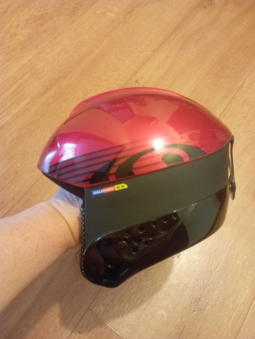 горнолыжный шлем, разное другое снаряжение