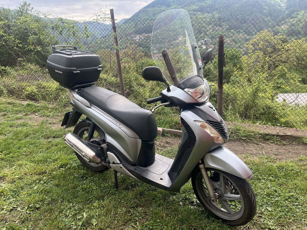 Скутер Honda 150 Sh - обслужен , с куфар, готов за сезона