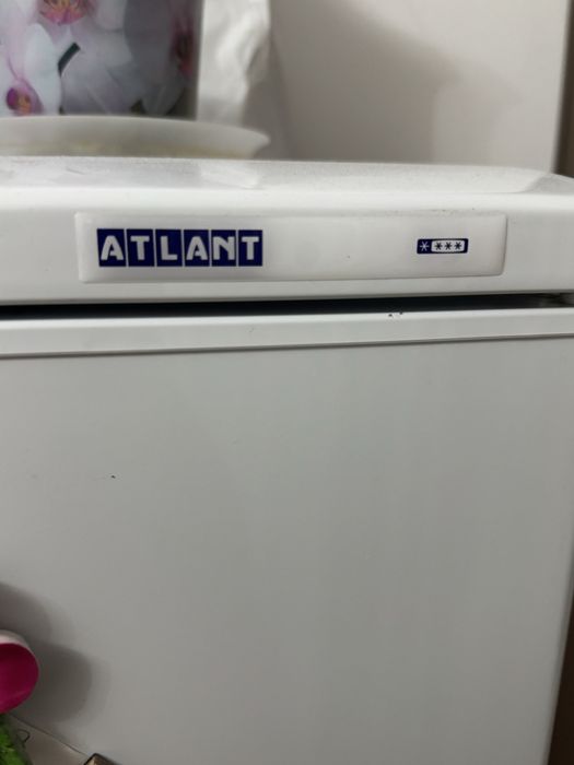 Холодильник белый